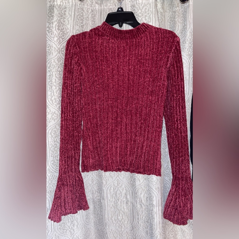 💫VENUS SWEATER💫NWOT